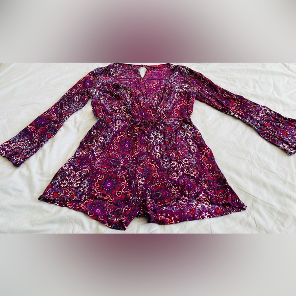 TIgerlily Women’s Playsuit Size 12 Long Sleeves Purple Red Pre Owned. - Picture 5 of 13